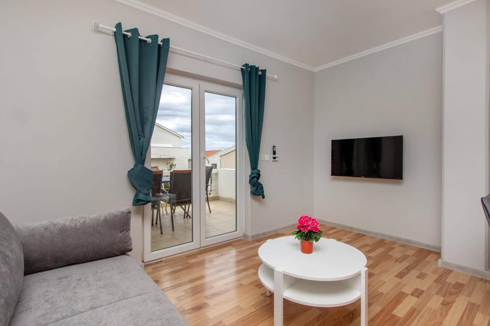 Apartments Alaga Трибунь Экстерьер фото