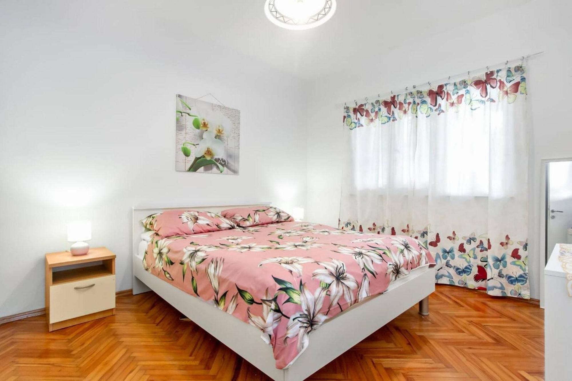 Apartments Alaga Трибунь Экстерьер фото
