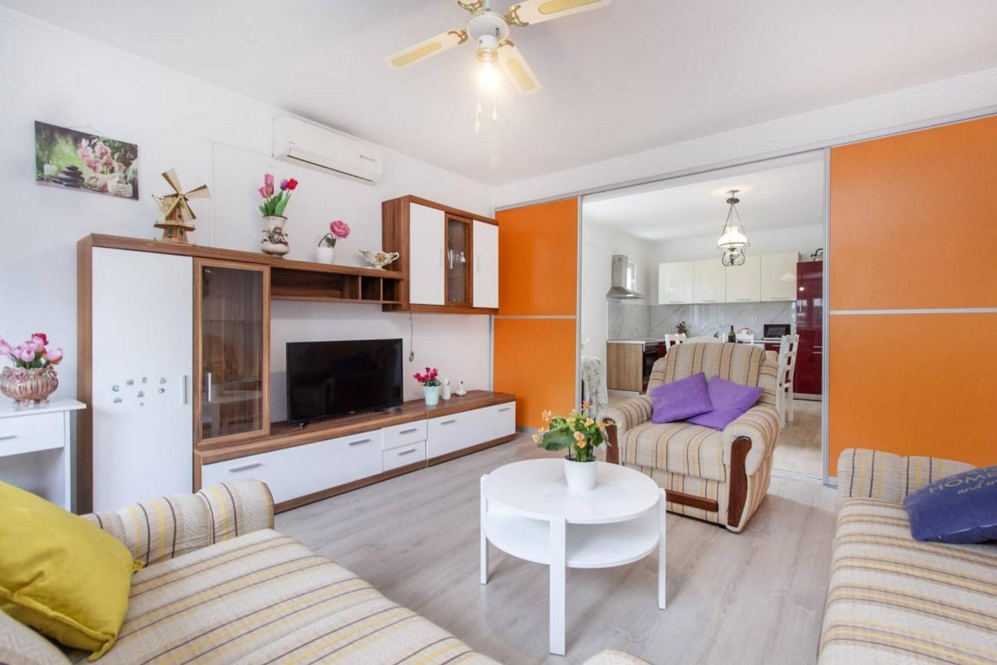 Apartments Alaga Трибунь Экстерьер фото