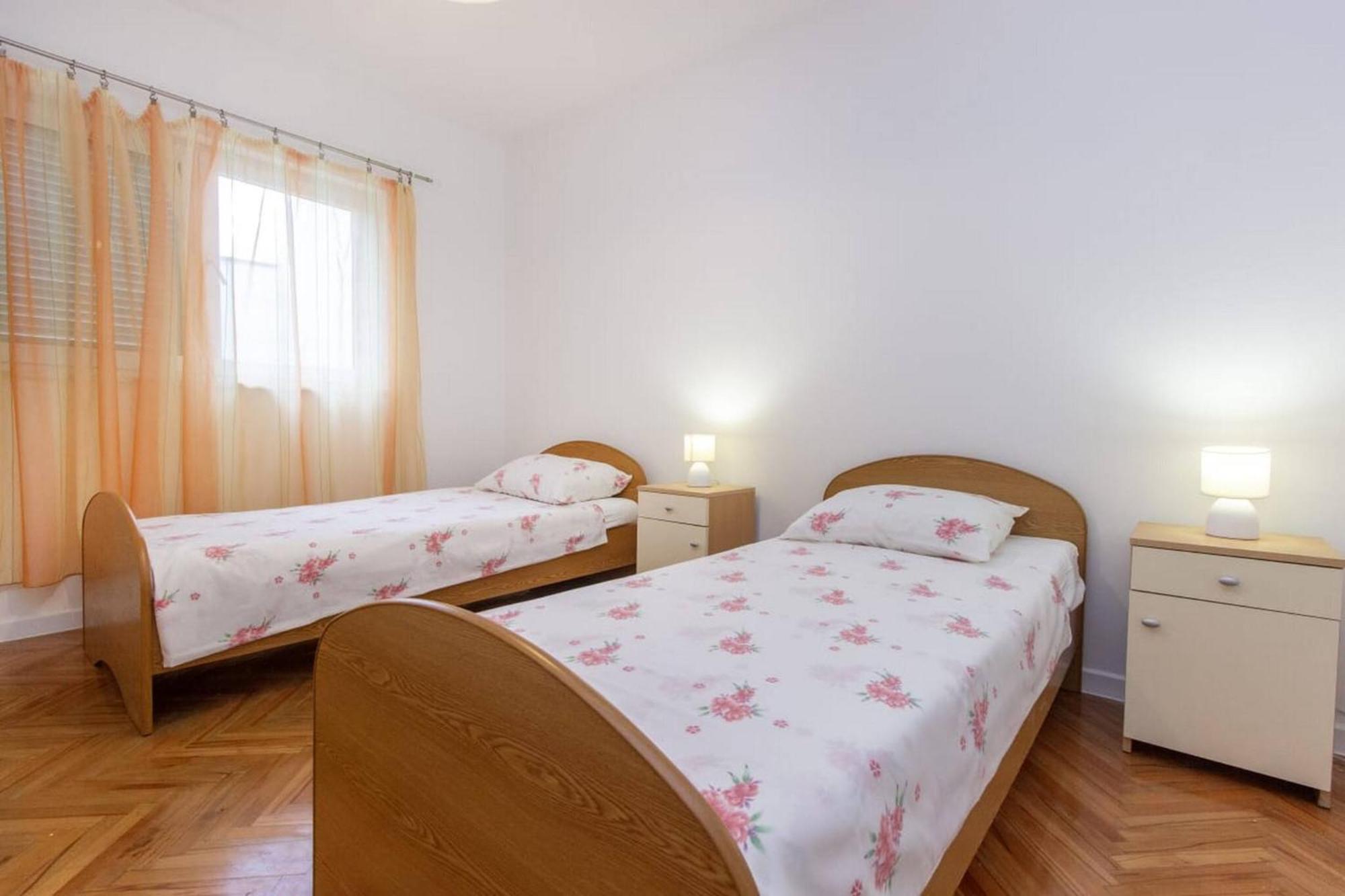 Apartments Alaga Трибунь Экстерьер фото