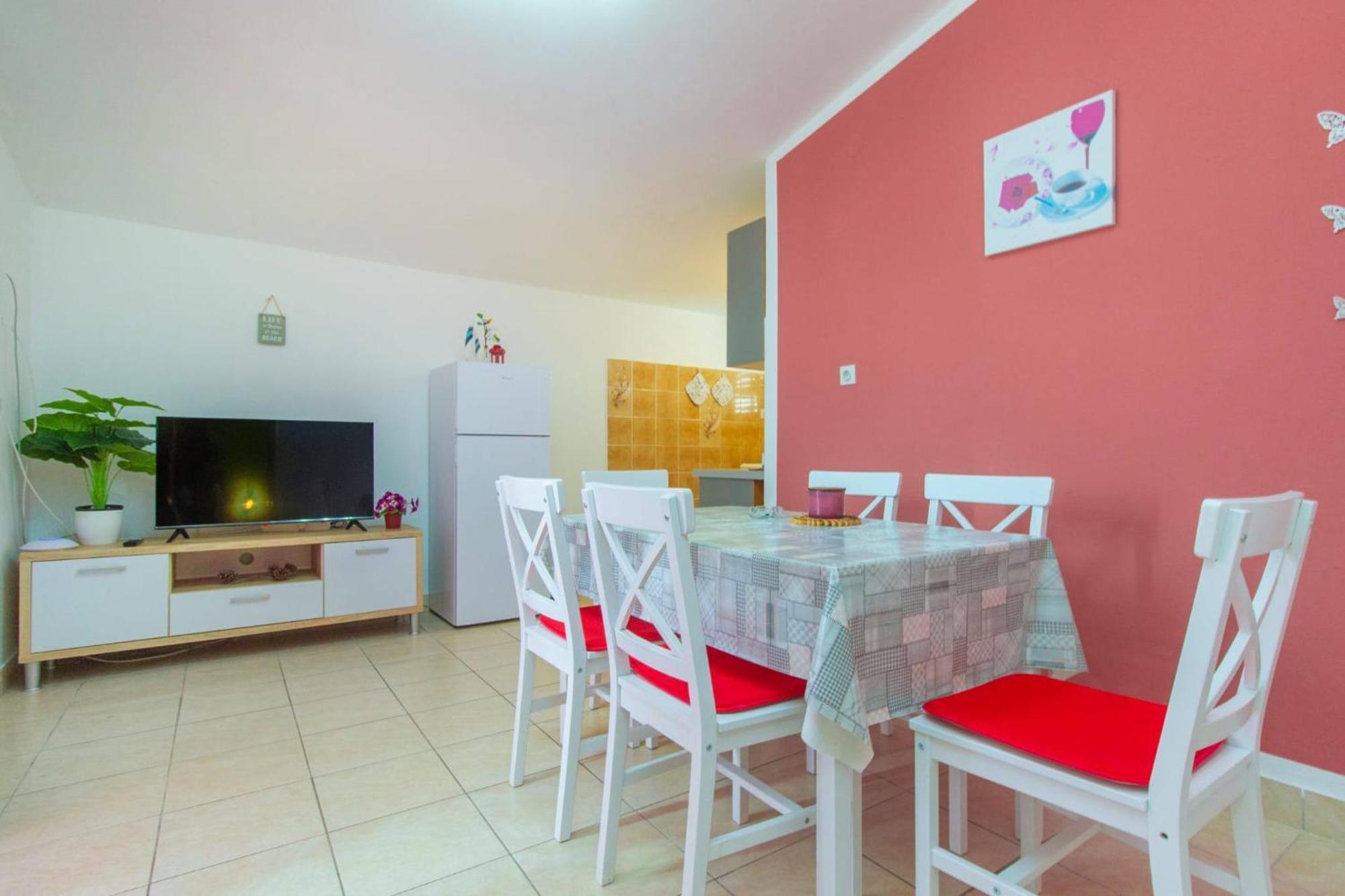 Apartments Alaga Трибунь Экстерьер фото